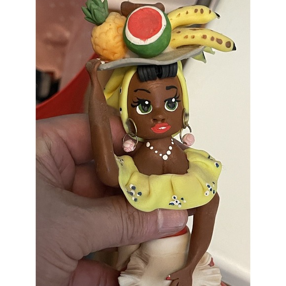 Market Girl‎ In A Glass (clay) - Picture 1 of 14